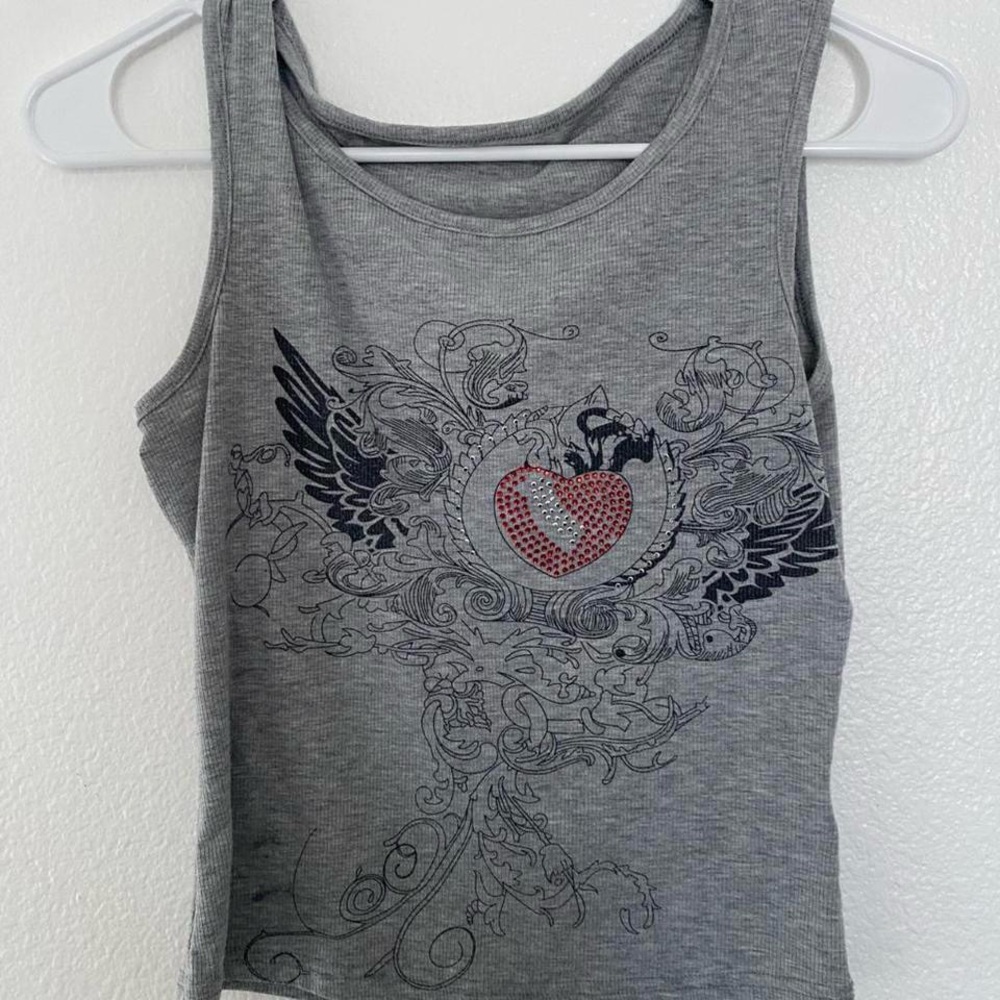 SHEIN Gray Winged Heart Graphic Tank Top